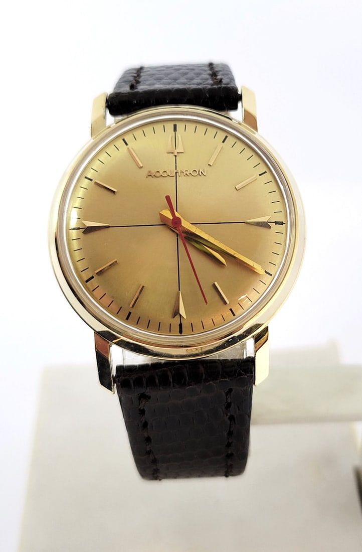 Vintage Mens Solid 14k BULOVA ACCUTRON Date Watch c.1964* EXLNT* Great Runner: Vintage Mens Solid 14k BULOVA ACCUTRON Date Watch c.1964* EXLNT* Great Runner This Men's Bulova watch is USA made. Great present for yourself or someone you love as well as for vintage collectors or e