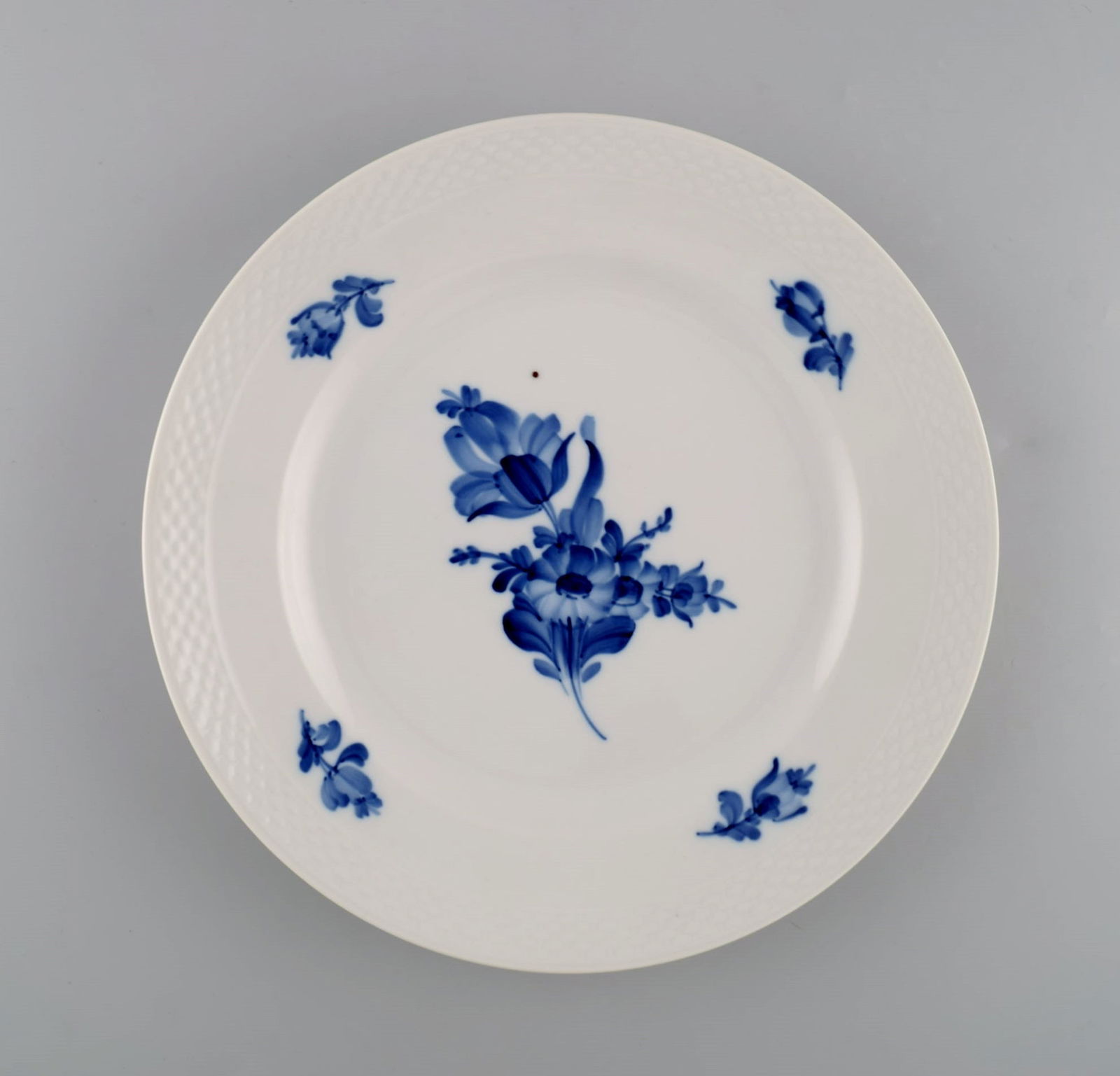 Royal Copenhagen Blue Flower Braided dinner plate. Model number 10/8097. Dated 1963.: Royal Copenhagen Blue Flower Braided dinner plate. Model number 10/8097. Dated 1963. Diameter: 25.5 cm. In excellent condition. 3rd factory quality.. Stamped. Reserve: $49.00 Shipping: Domestic: Shipp