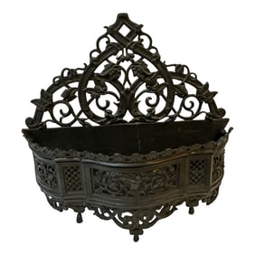 Late 19th Century Victorian Cast Iron f.l. Vombach Offenbach Wall Bracket