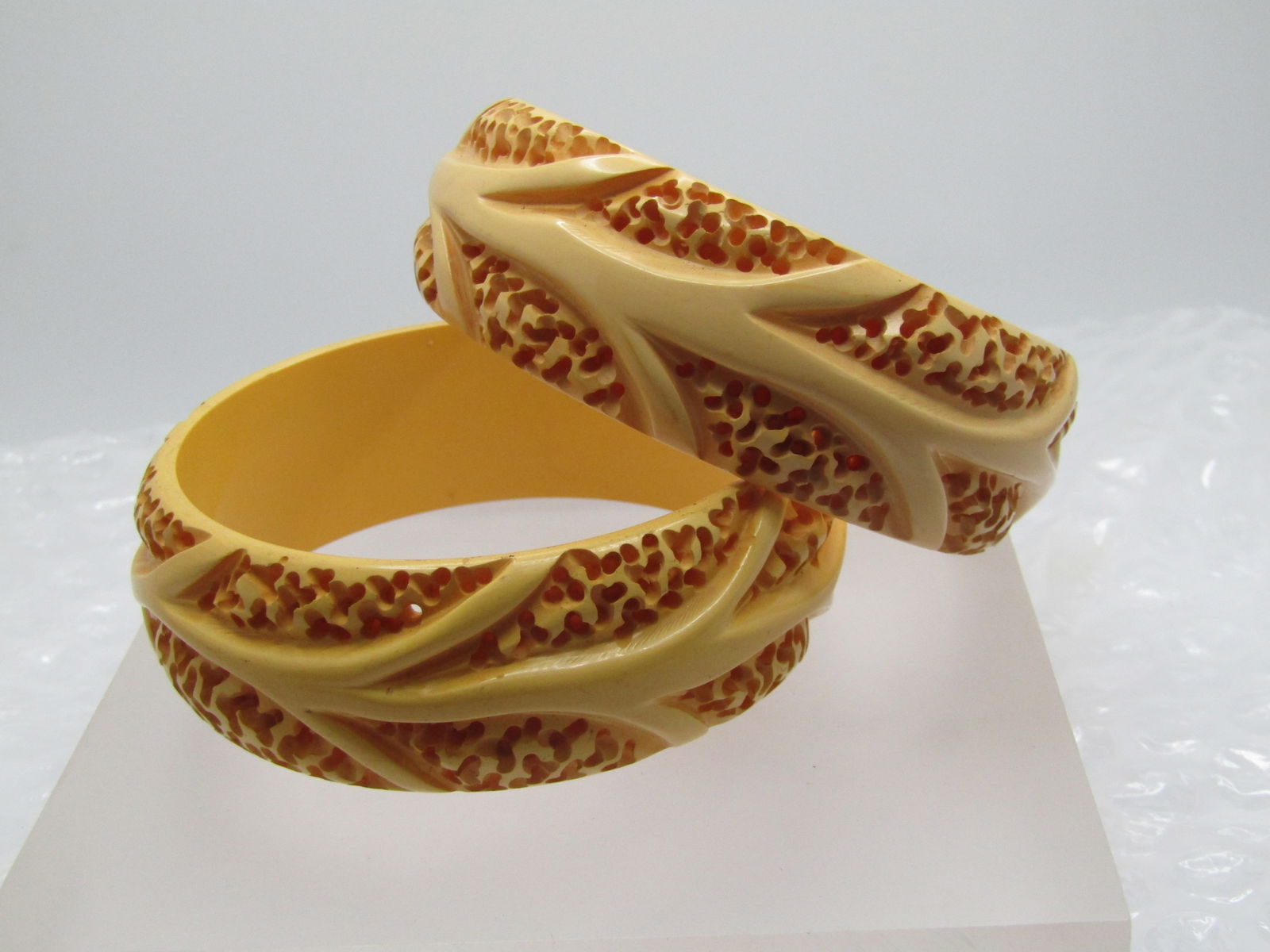 Vintage Pair of Faux Coral Bangle Bracelets. 7.5", Pale Yellow,  Stackable (1 of 6)