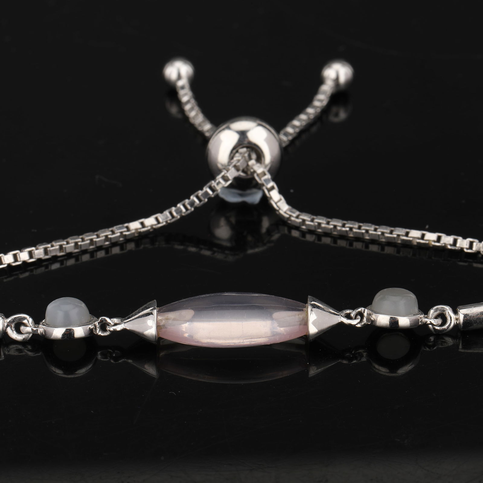 Bracelet: Rose Quartz Plain Marquise Drops ( Top Drill ) 20x8mm: Item:Bracelet Description: Rose Quartz Plain Marquise Drops ( Top Drill ) 20x8mm - 1Pc + Grey Moonstone CAB Round 5.00mm - 2Pcs ( Chain Code VN-100 ) ( Slider Lock ) ( Low Height ) Date/Period: After