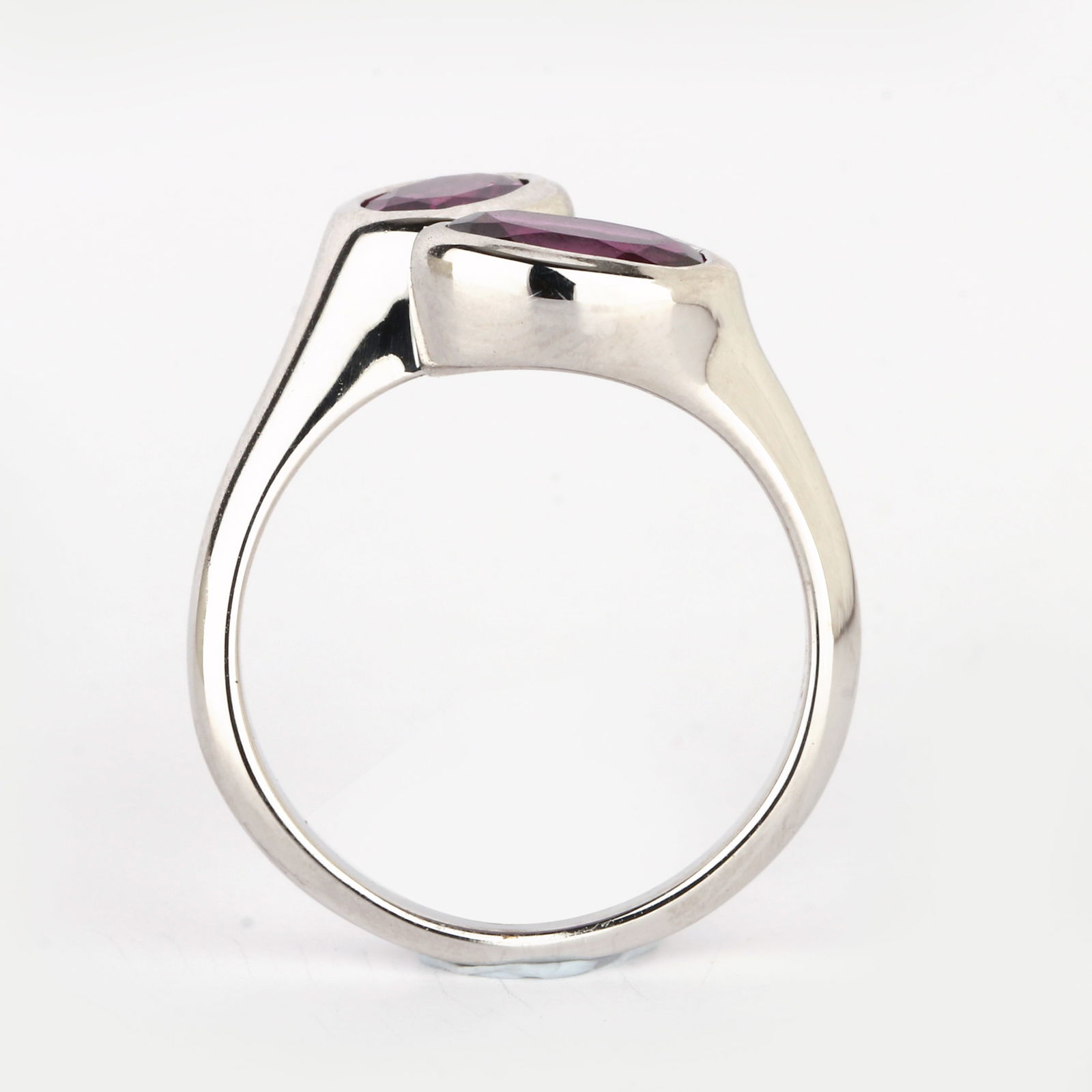 Ring: Mozambique Purple Garnet Oval 8x6mm: Item:Ring Description: Mozambique Purple Garnet Oval 8x6mm - 1Pc + Mozambique Purple Garnet Oval 7x5mm - 1Pc ( With J Back ) & ( Min. Band Width 2.00mm ) Date/Period: After 2000 Material: 925 Silver W