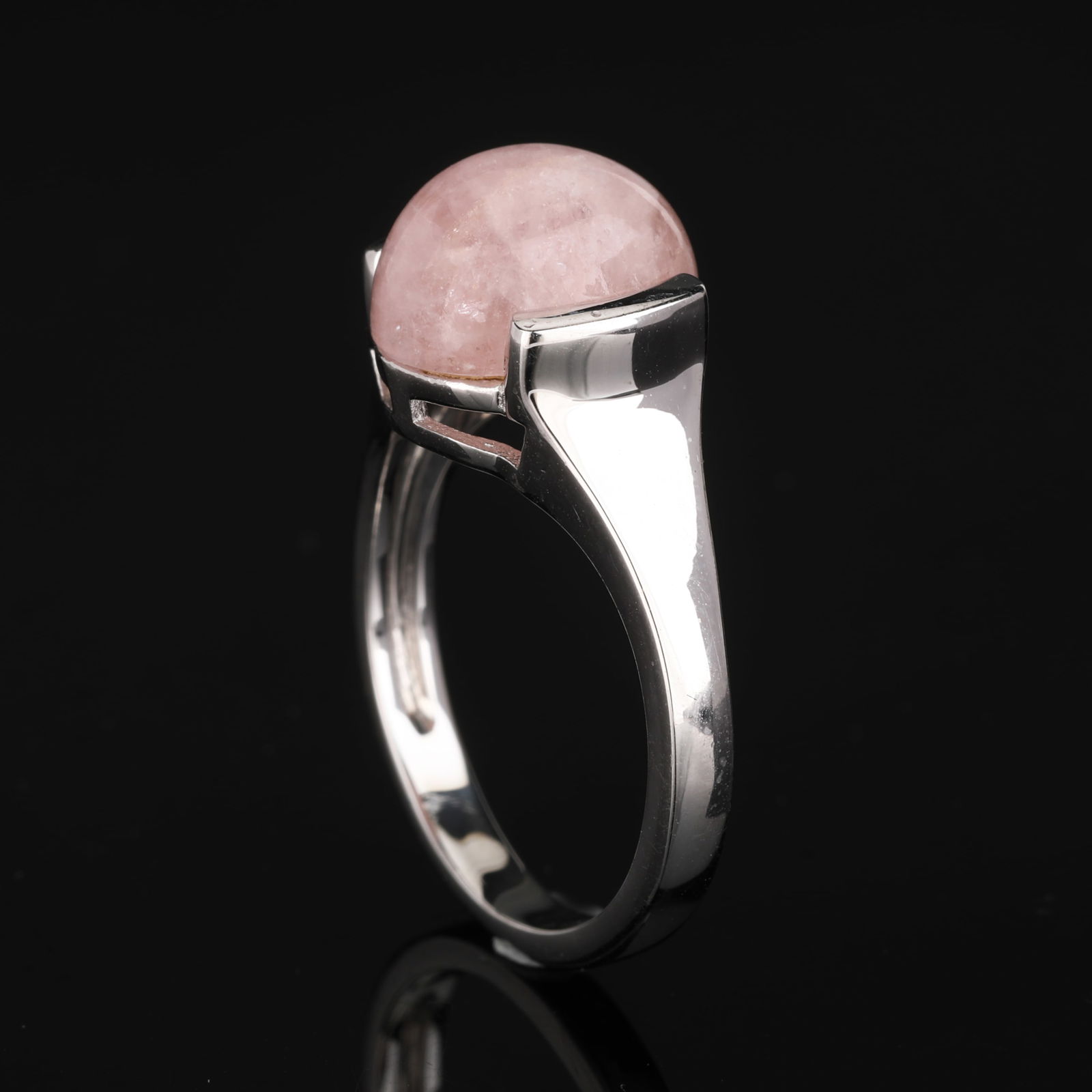 Ring: Morganite CAB Oval 11x9mm: Item:Ring Description: Morganite CAB Oval 11x9mm - 1Pc Date/Period: After 2000 Material: 925 Silver W/Rhodium Gross Weight: 4.42 Metal Weight: 3.62 Reserve: $19.80 Shipping: Domestic: Flat-rate of $25