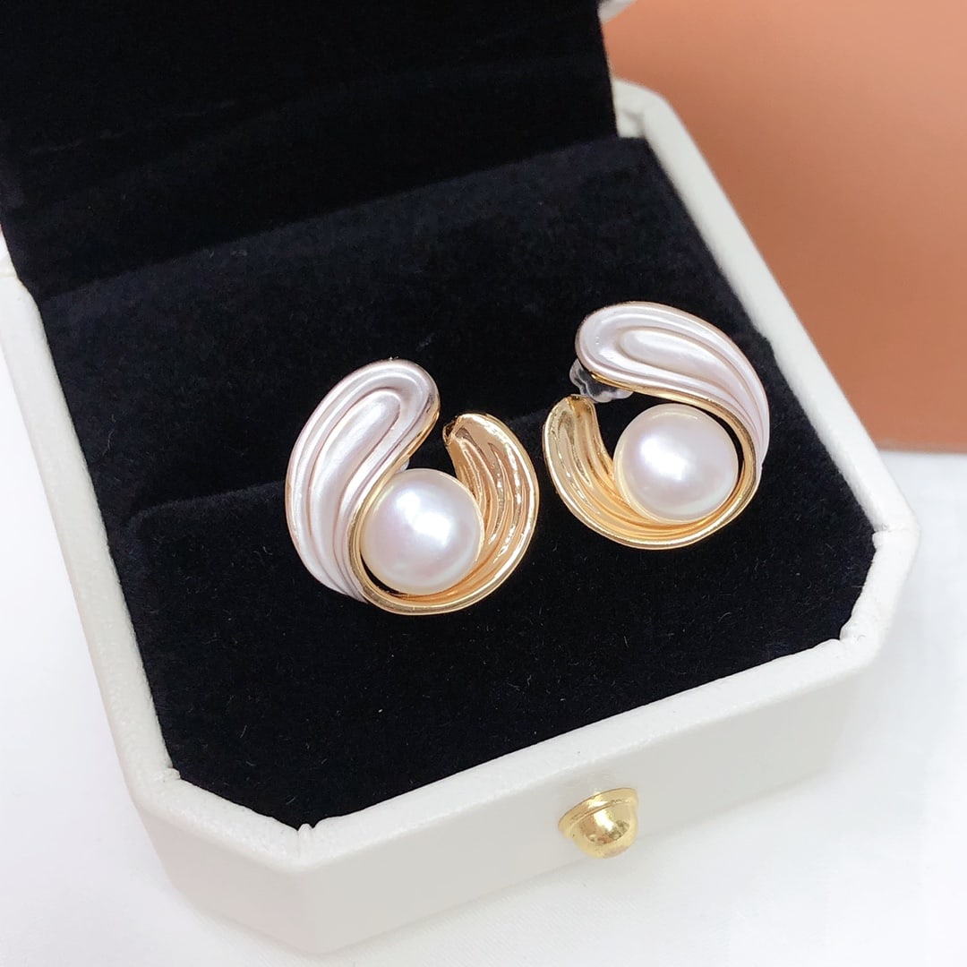 Natural White Pearl Earrings (1 of 9)