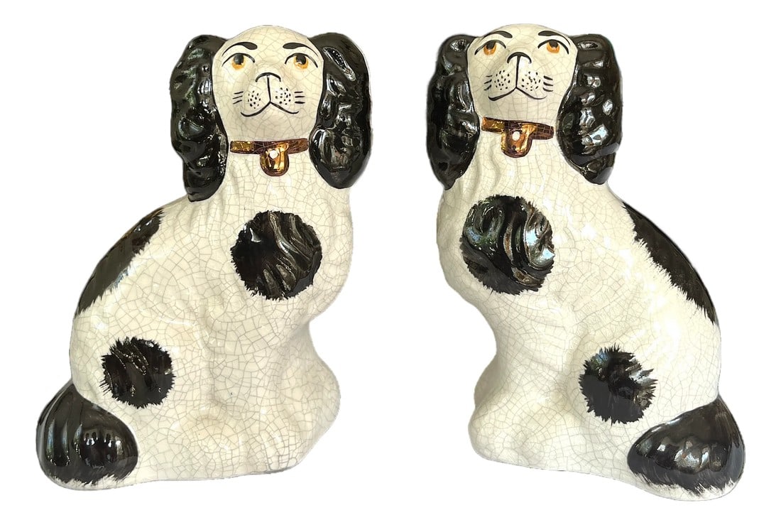 Pair of Vintage Staffordshire White Spaniel Mantle Dog Figurines (1 of 7)