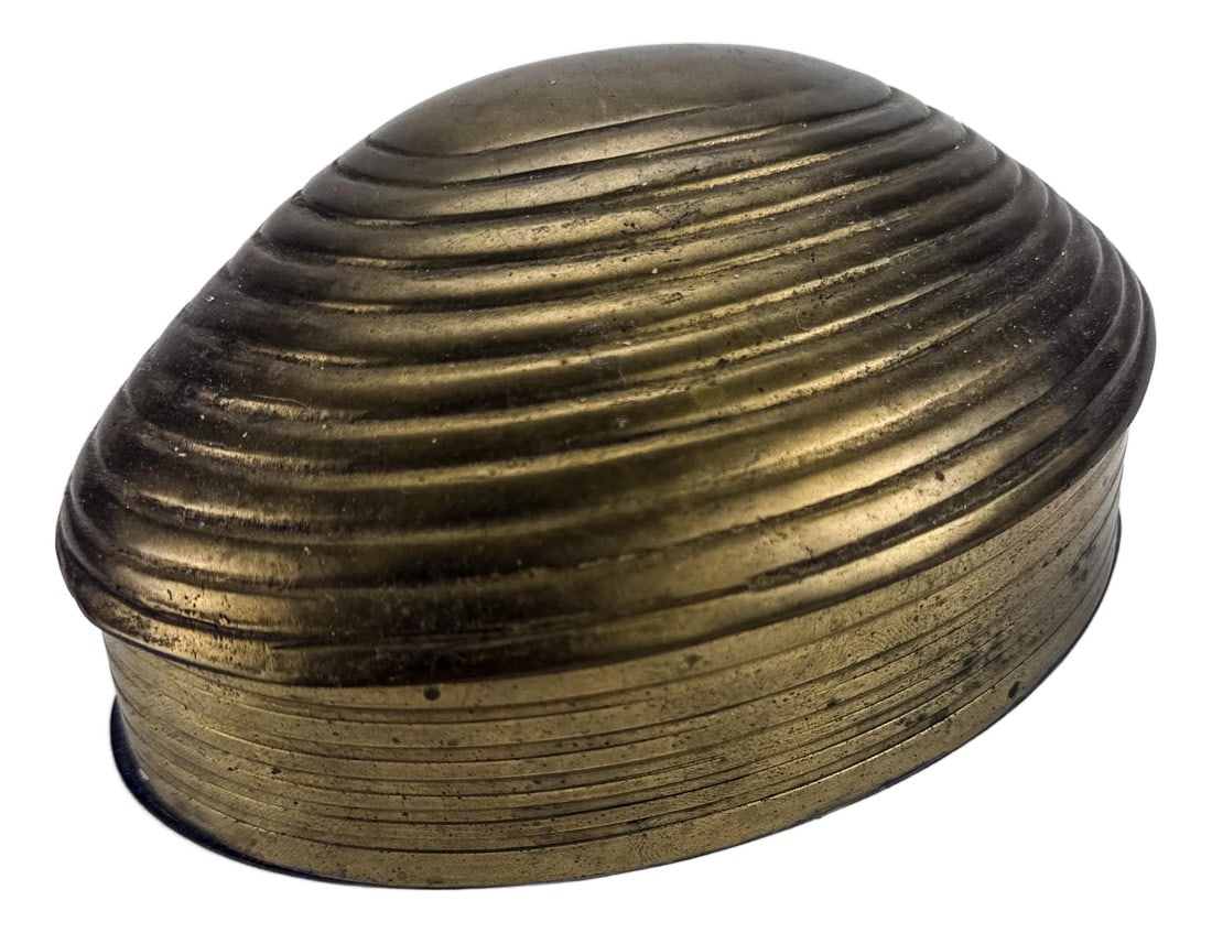 Large Vintage Brass Lidded Clam Shaped Trinket Box (1 of 10)