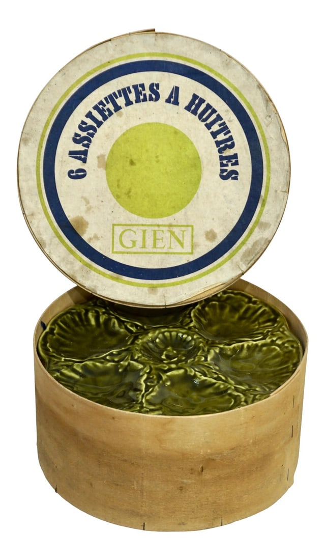 Gien 1950s French Set of 6 Green Majolica Oyster Plates: A Mid-Century Modern set of six French Faience oyster plates, circa 1950-1960, signed Gien in glazed barbotine ceramic with textured earth tones of moss green, this set is very special because still i