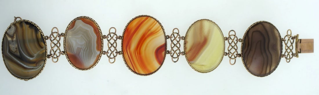 C.1900 VICTORIAN A & J SMITH ABERDEEN 9K GOLD AGATE AGATH SCOTTISH BRACELET: Title: C.1900 VICTORIAN A & J SMITH ABERDEEN 9K GOLD AGATE AGATH SCOTTISH BRACELET Description: Nadine Krakov Collection Fine Jewelry, Arts & Antiques Purveyors and Purchasers of Antique and Estate Pi
