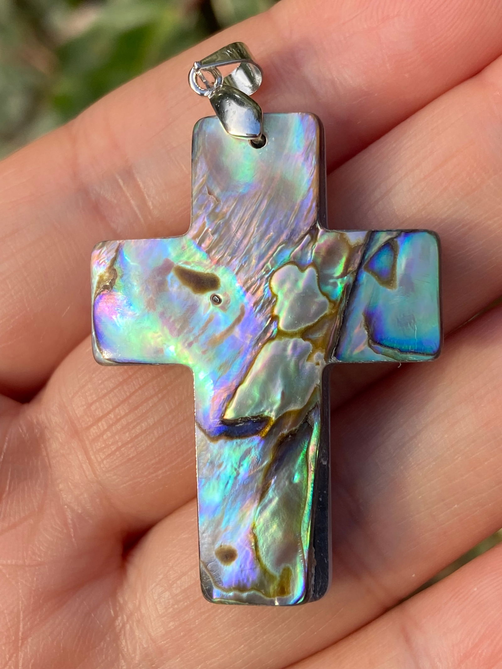 Carved Rainbow Natural Abalone Shell Cross Religion Pendant: Title: Carved Rainbow Natural Abalone Shell Cross Religion Pendant Description:Carved Rainbow Natural Abalone Shell Cross Religion Pendant Rainbow abalone paua shell pendant, shell cross pendant neckl