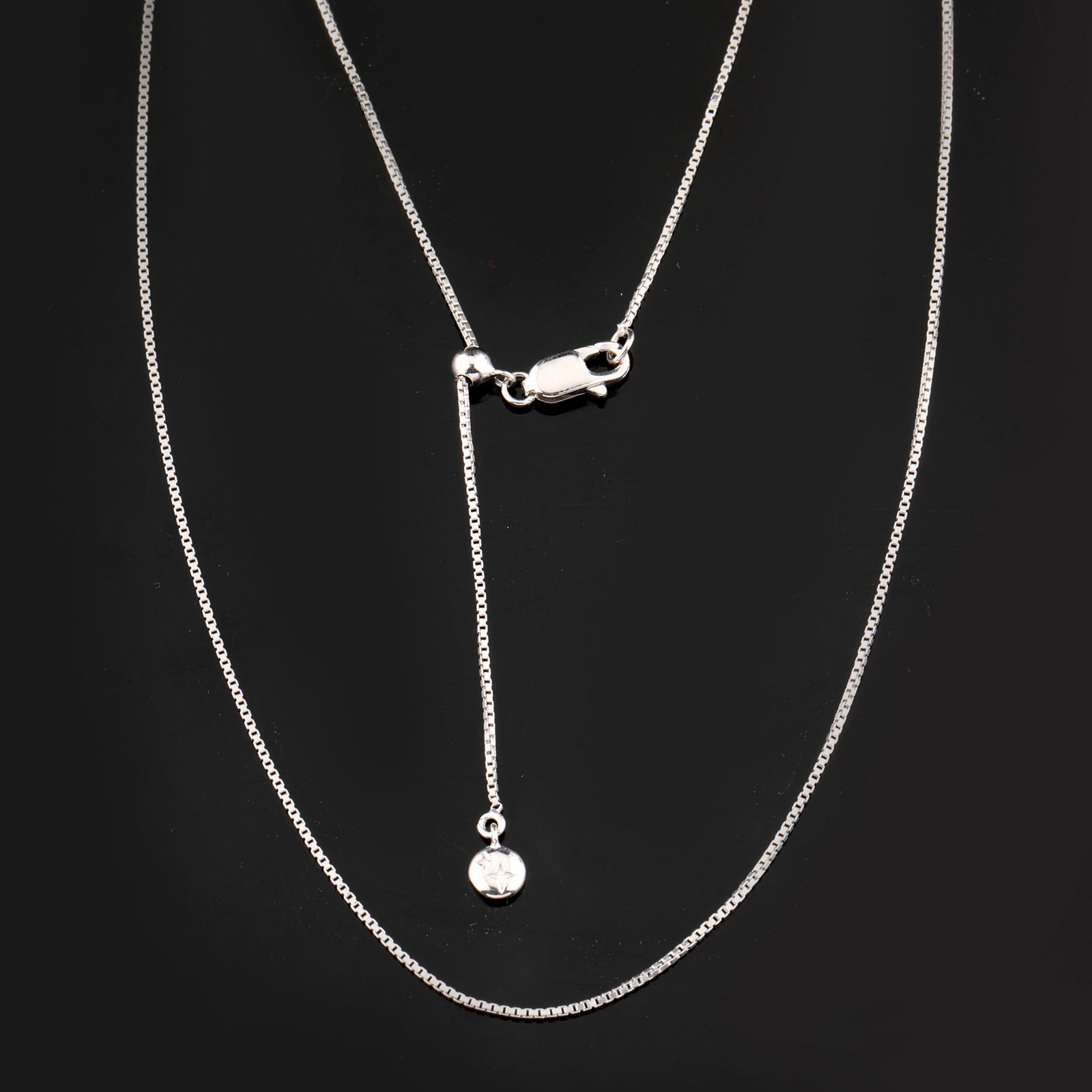 Adjustable chain: KARIZIA VEGD 015 SLD AD with silicon slider lock, thickness 0.70 MM: Title: Adjustable chain: KARIZIA VEGD 015 SLD AD with silicon slider lock, thickness 0.70 MM Description: KARIZIA VEGD 015 SLD AD with silicon slider lock, thickness 0.70 MM After 2000 Materials: 925 