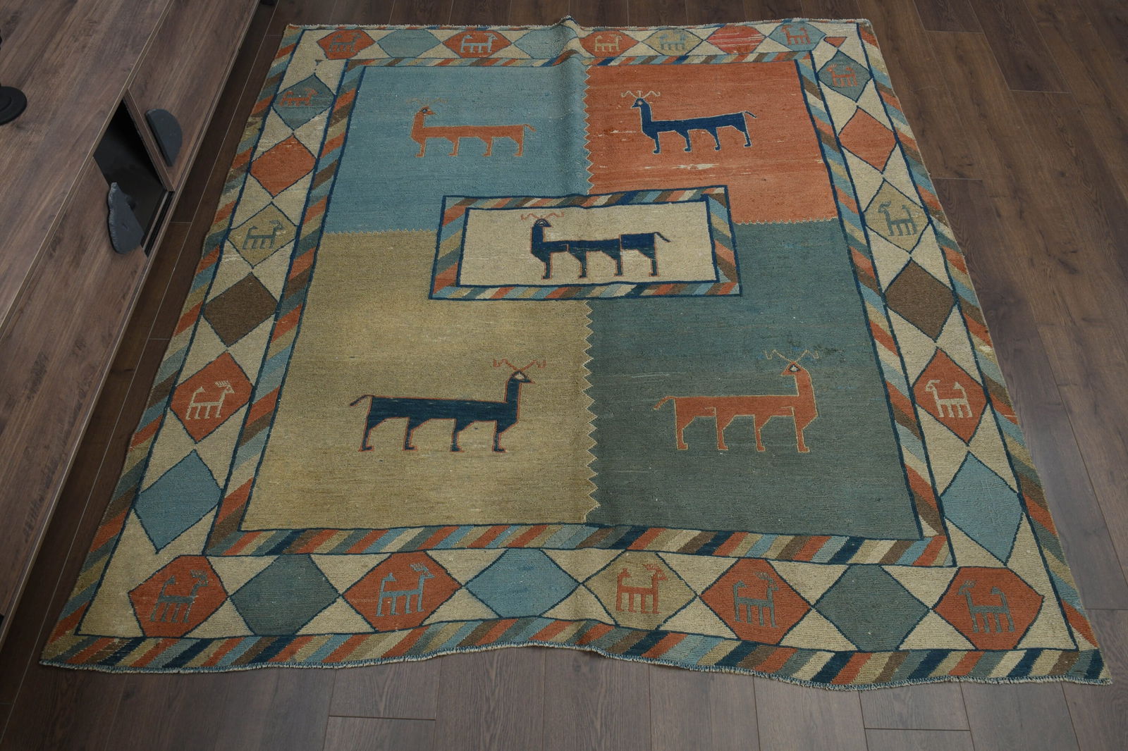 6'2x6'9 ft, One of a Kind, Rare Design: Title: 6'2x6'9 ft, One of a Kind, Rare Design Origin: Turkey Date/Period: 1960 - 1970 Materials: Wool And Cotton Size: Width: 6.2 feet Length: 6.9 feet Description: This Turkish one-of-a-kind Vintage