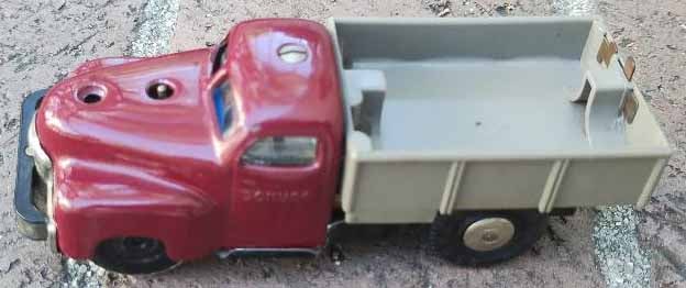 Schuco Varianto 3112 electric truck (Made in US Zone Germany), c10.: Title: Schuco Varianto 3112 electric truck (Made in US Zone Germany), c10. Description: Schuco Varianto 3112 electric truck (Made in US Zone Germany), c10. Reserve: $159.00 Shipping: Domestic: Flat-ra