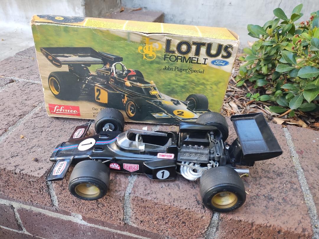 Schuco Lotus Ford (Made in Germany) , rack and pinion steering, c9 in c7 original box.: Title: Schuco Lotus Ford (Made in Germany) , rack and pinion steering, c9 in c7 original box. Description: Schuco Lotus Ford (Made in Germany) , rack and pinion steering, c9 in c7 original box. Reserv