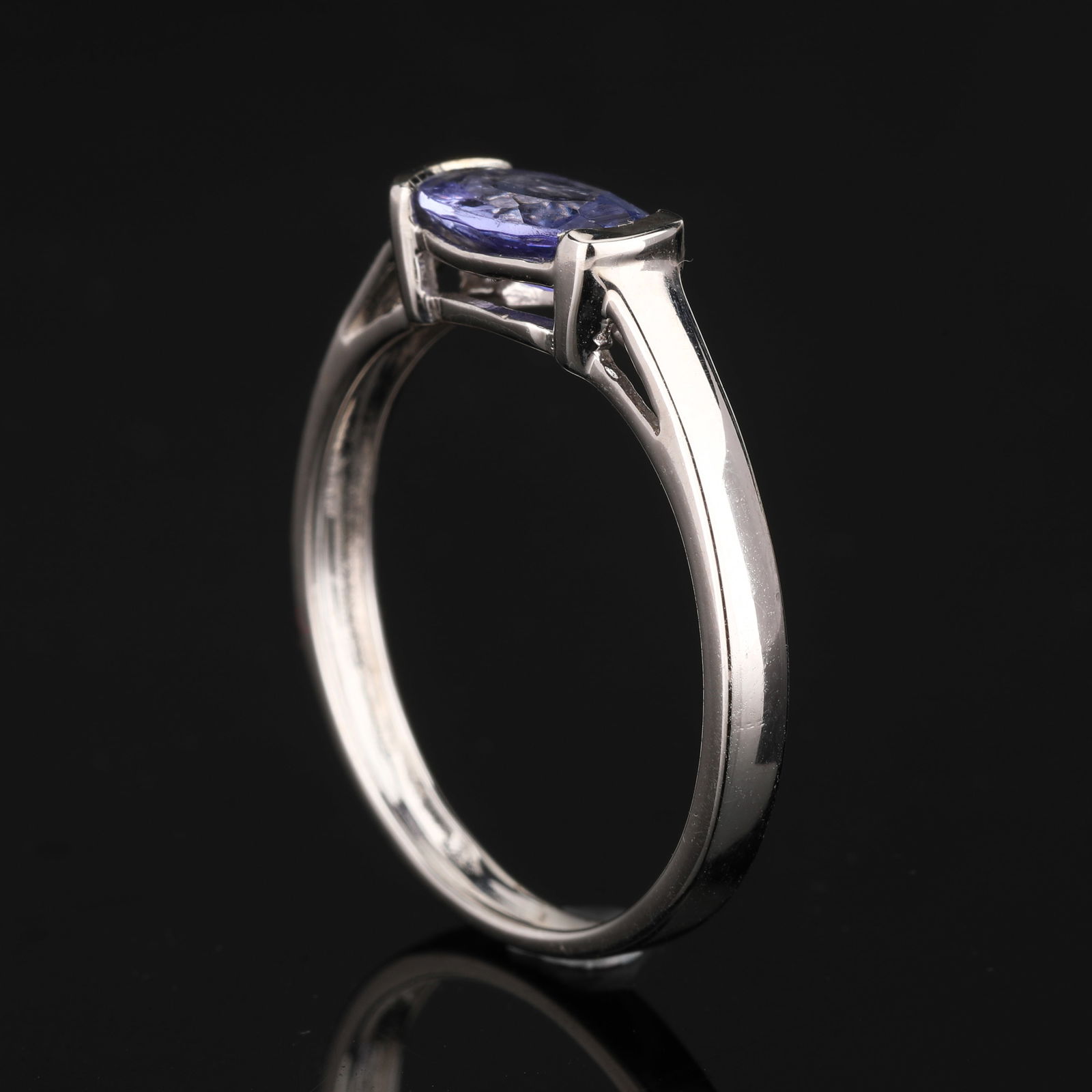 Ring: Lavender Tanzanite Oval 8x6mm (1 of 5)