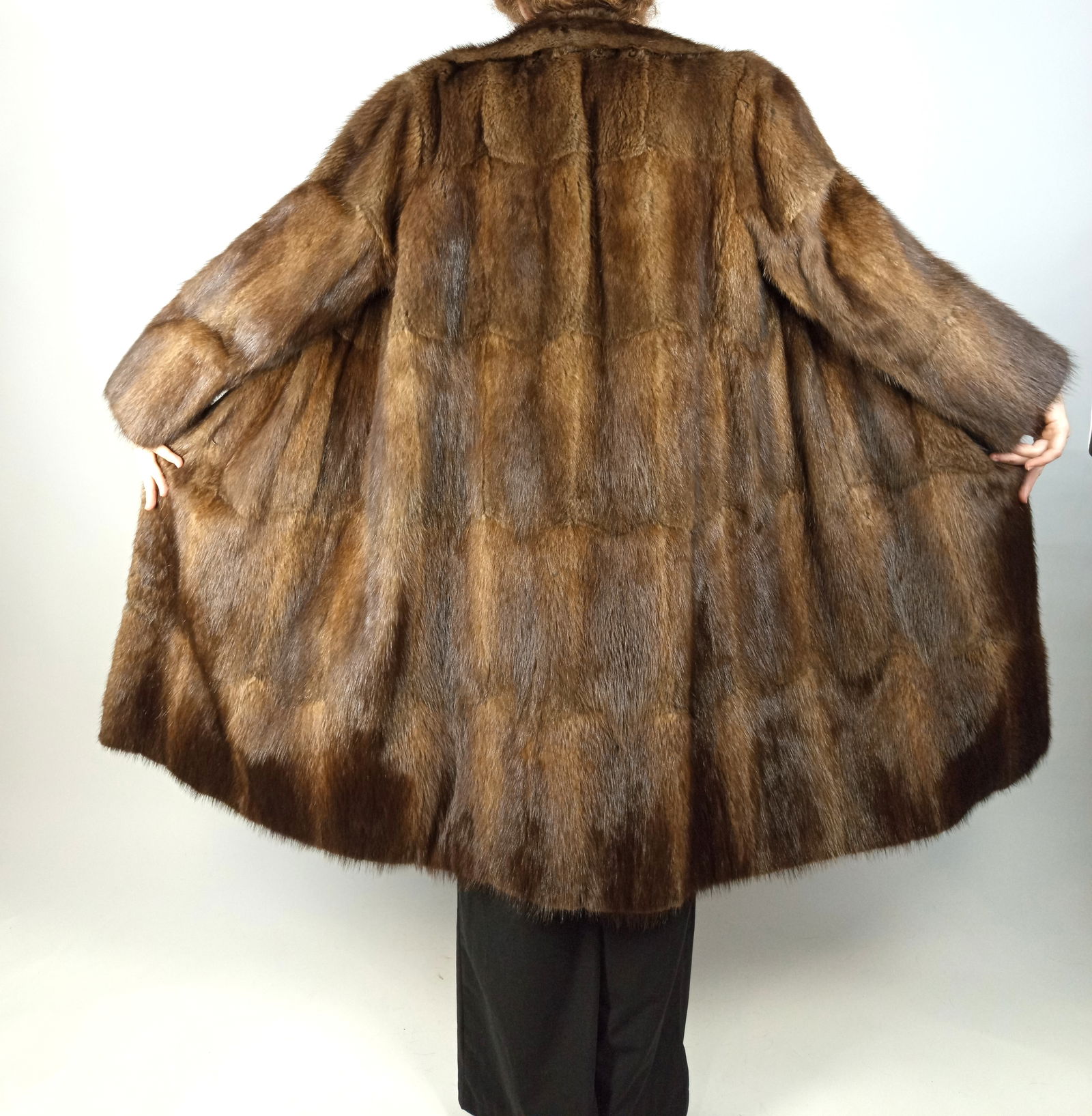 BISAM FUR COAT EU: L - US:18 (1 of 9)