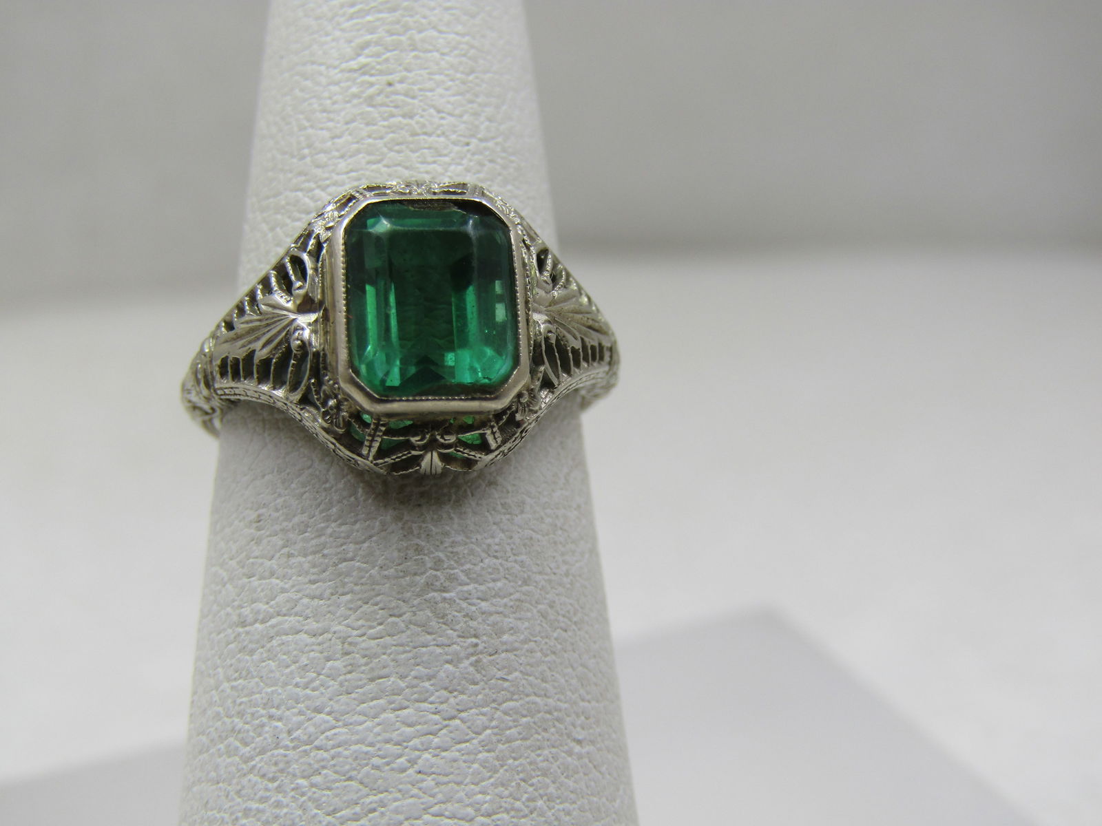 Vintage 10kt Green Spinel Filigree Art Deco Ring, Sz. 5, Signed: Title:Vintage 10kt Green Spinel Filigree Art Deco Ring, Sz. 5, Signed Description:Vintage 10kt Green Spinel Filigree Art Deco Ring, Sz. 5, Signed. This is an early 1900's filigree art deco ring with a