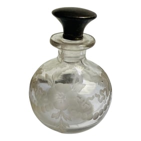 Early 20th Century Hawkes Cut Glass Etched Crystal Sterling Silver Stopper Vanity Perfume Bottle
