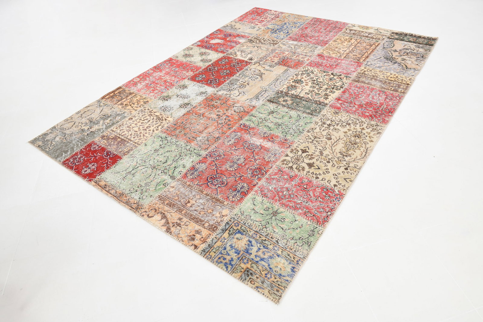 7'0'' x 9'10'' Handmade Vintage Wool Patchwork Rug - 5 - 3