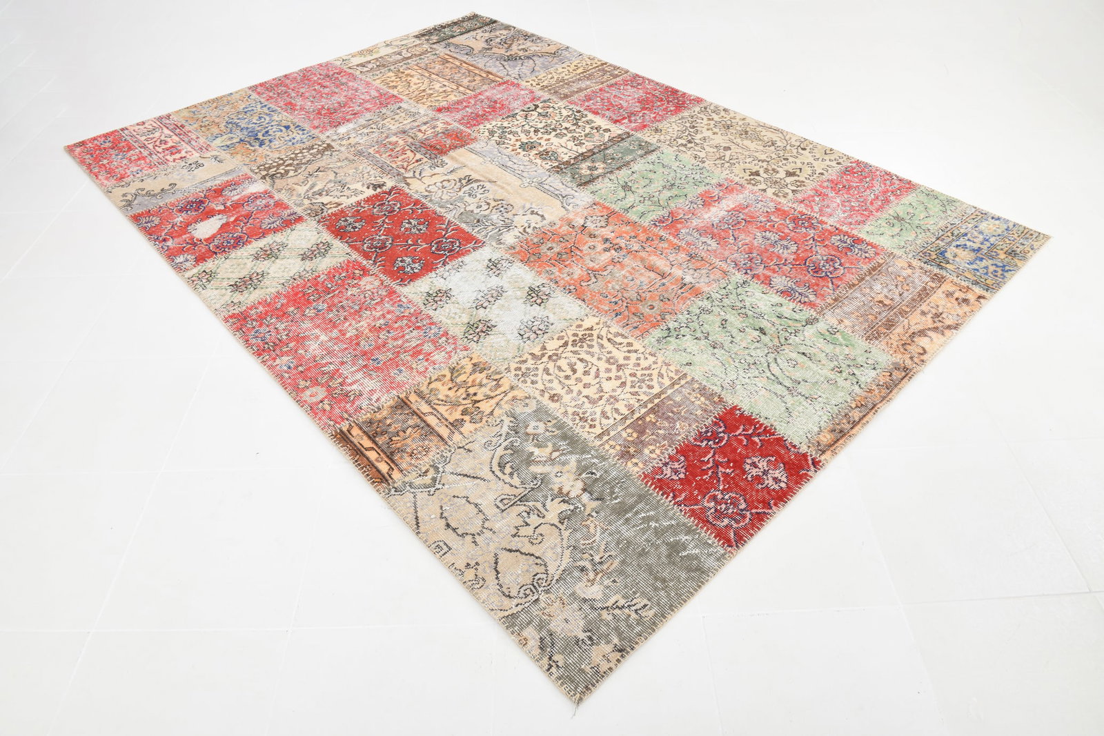 7'0'' x 9'10'' Handmade Vintage Wool Patchwork Rug - 5 - 4