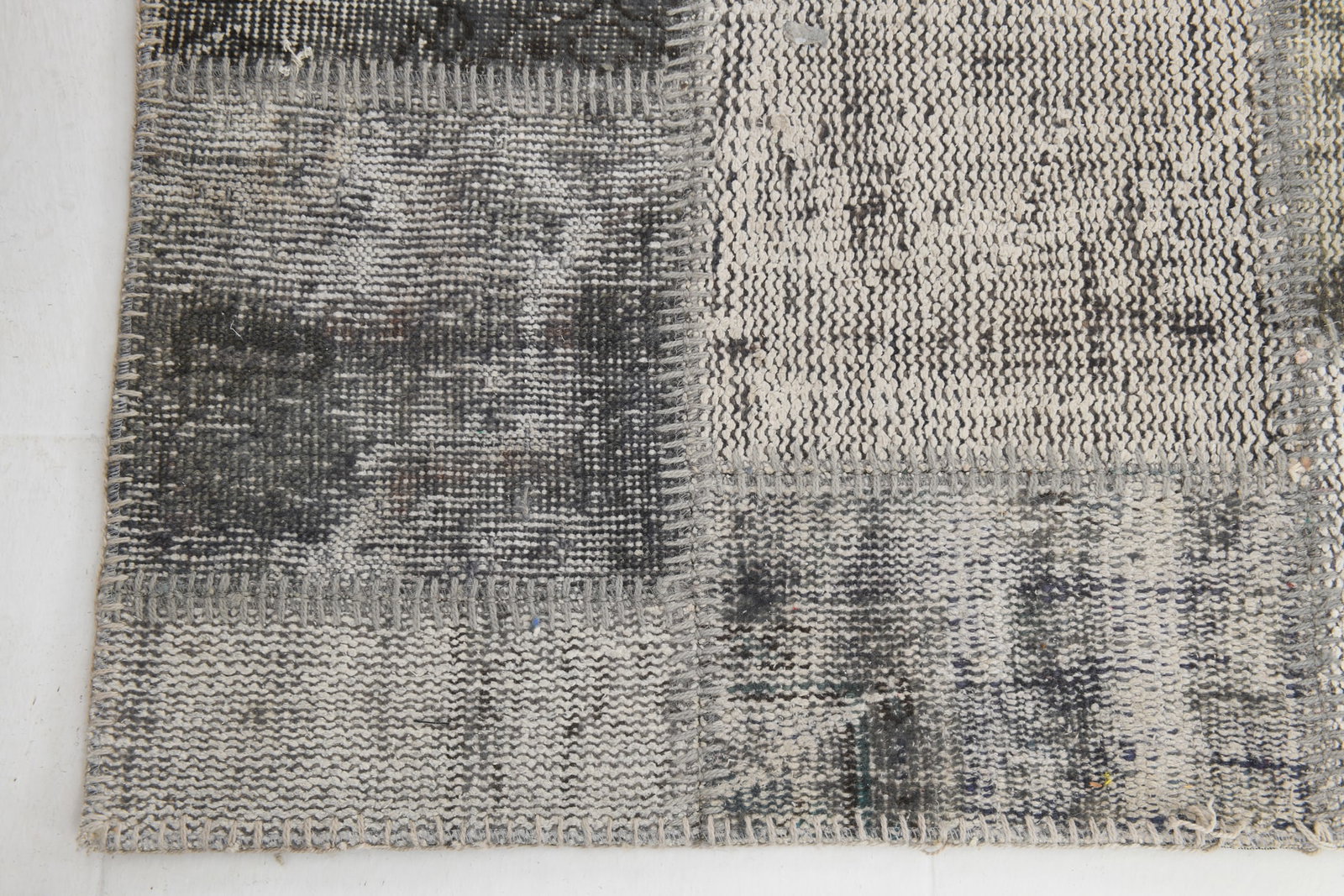 4'10'' x 8'4'' Handmade Vintage Wool Patchwork Rug - 615 - 14