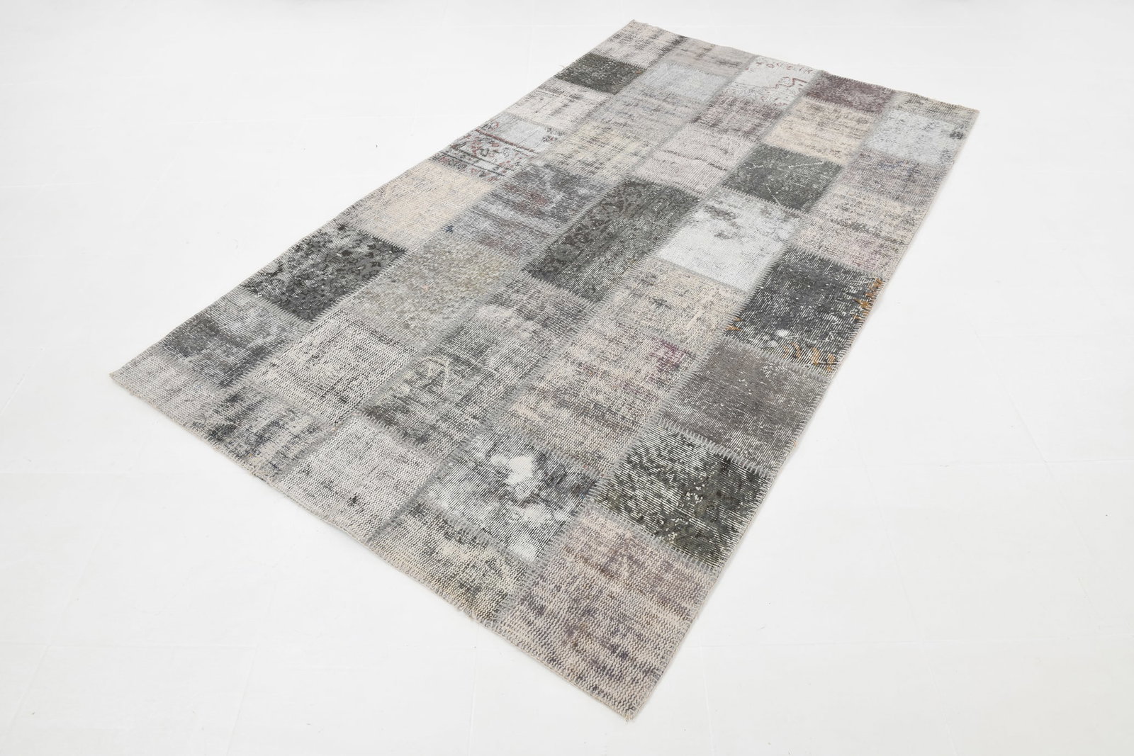 4'10'' x 8'4'' Handmade Vintage Wool Patchwork Rug - 615 - 4