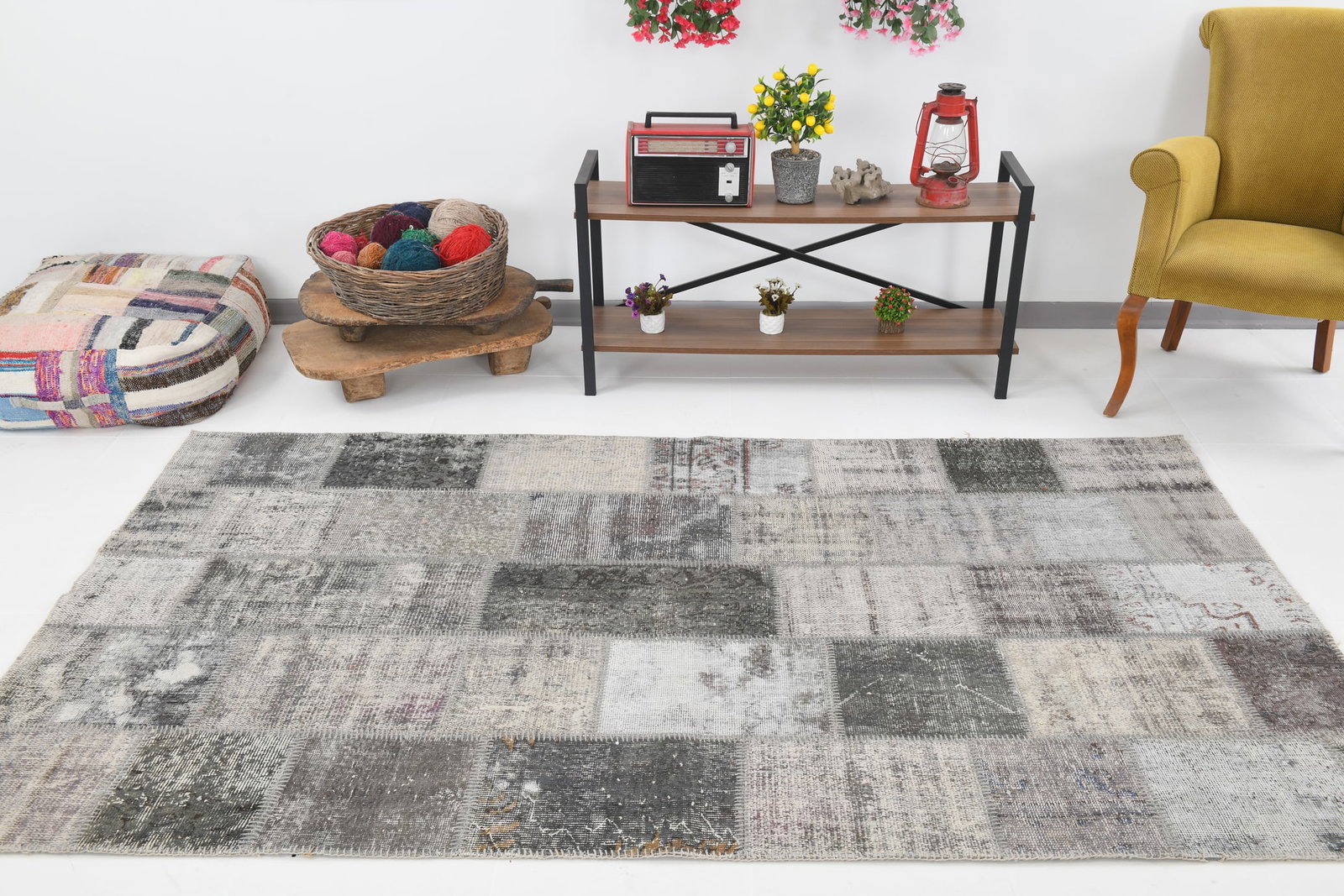 4'10'' x 8'4'' Handmade Vintage Wool Patchwork Rug - 615 - 6