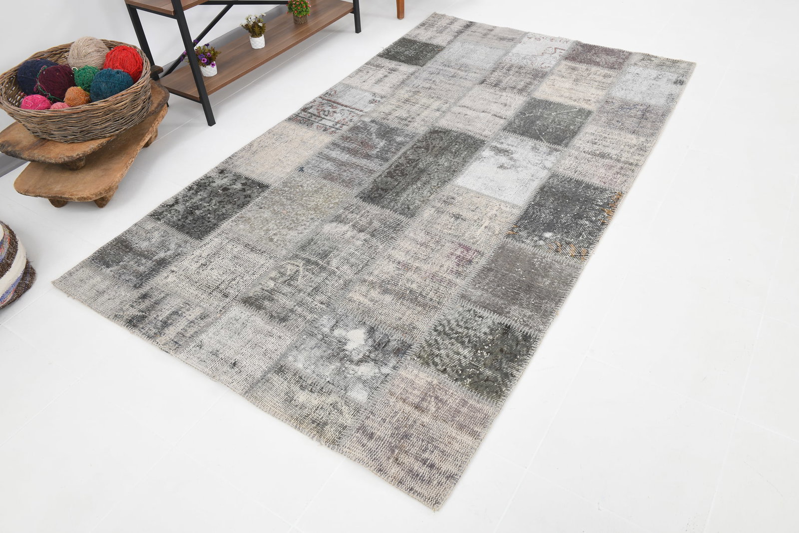 4'10'' x 8'4'' Handmade Vintage Wool Patchwork Rug - 615 - 7