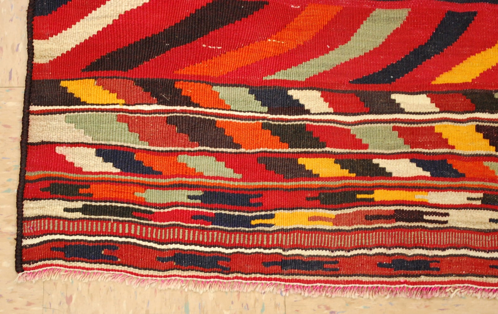 CAUCASIAN RUG 3.7x9.2 - 4
