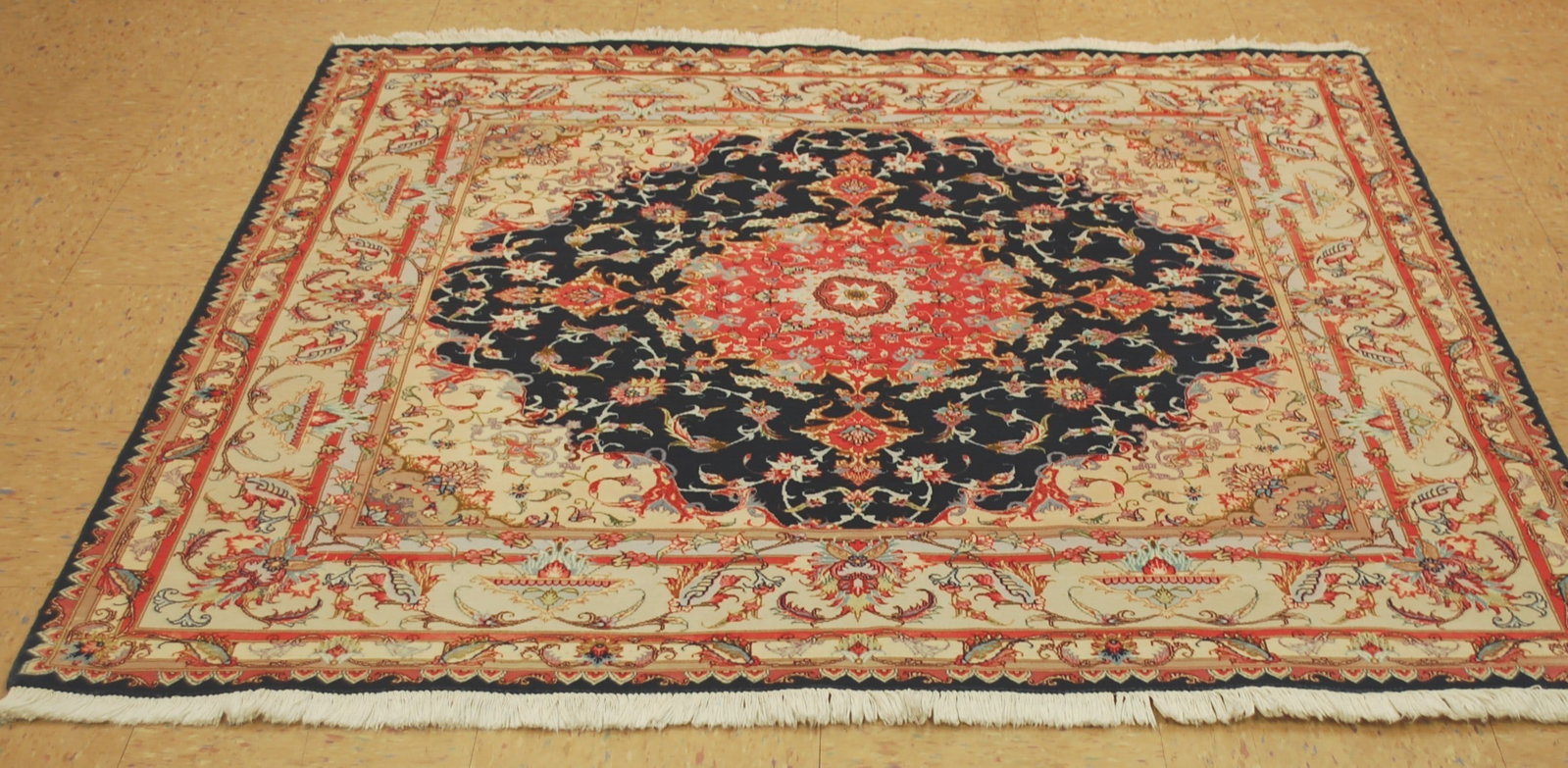 PERSIAN TABRIZ RUG 5' X 5' - 2