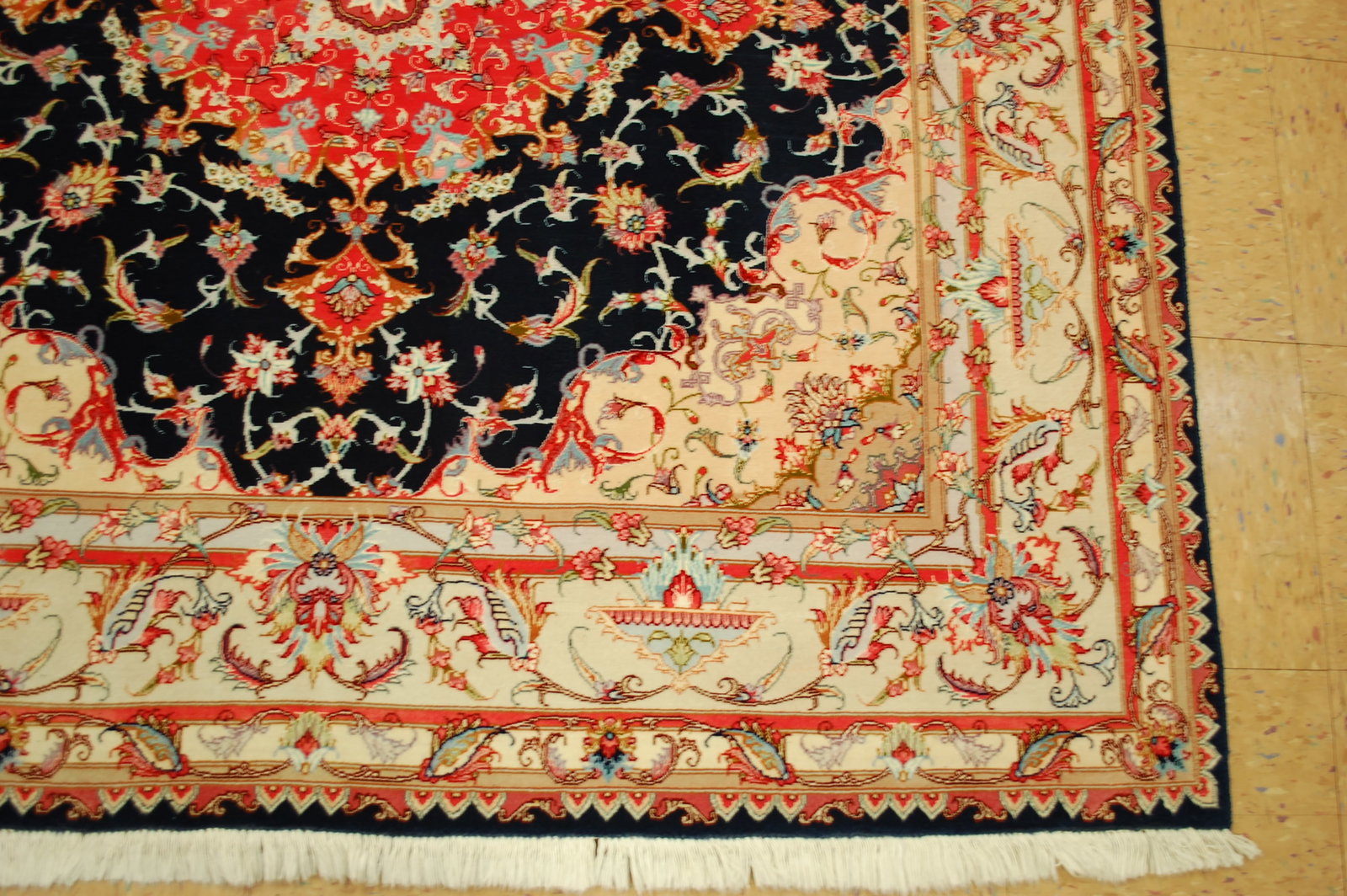 PERSIAN TABRIZ RUG 5' X 5' - 6