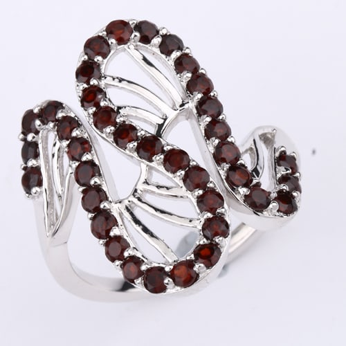 Ring: Garnet Round 1.90-2.00mm (1 of 1)