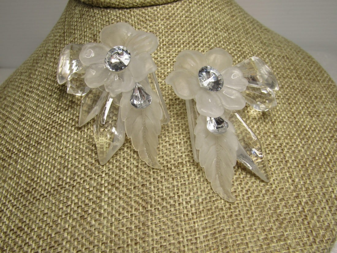 Vintage Clear & Frosted Lucite Statement Earrings, Floral, 1980's, Pierced: Title: Vintage Clear & Frosted Lucite Statement Earrings, Floral, 1980's, Pierced Description: Vintage Clear & Frosted Lucite Statement Earrings, Floral, 1980's, Pierced. This have a top center froste