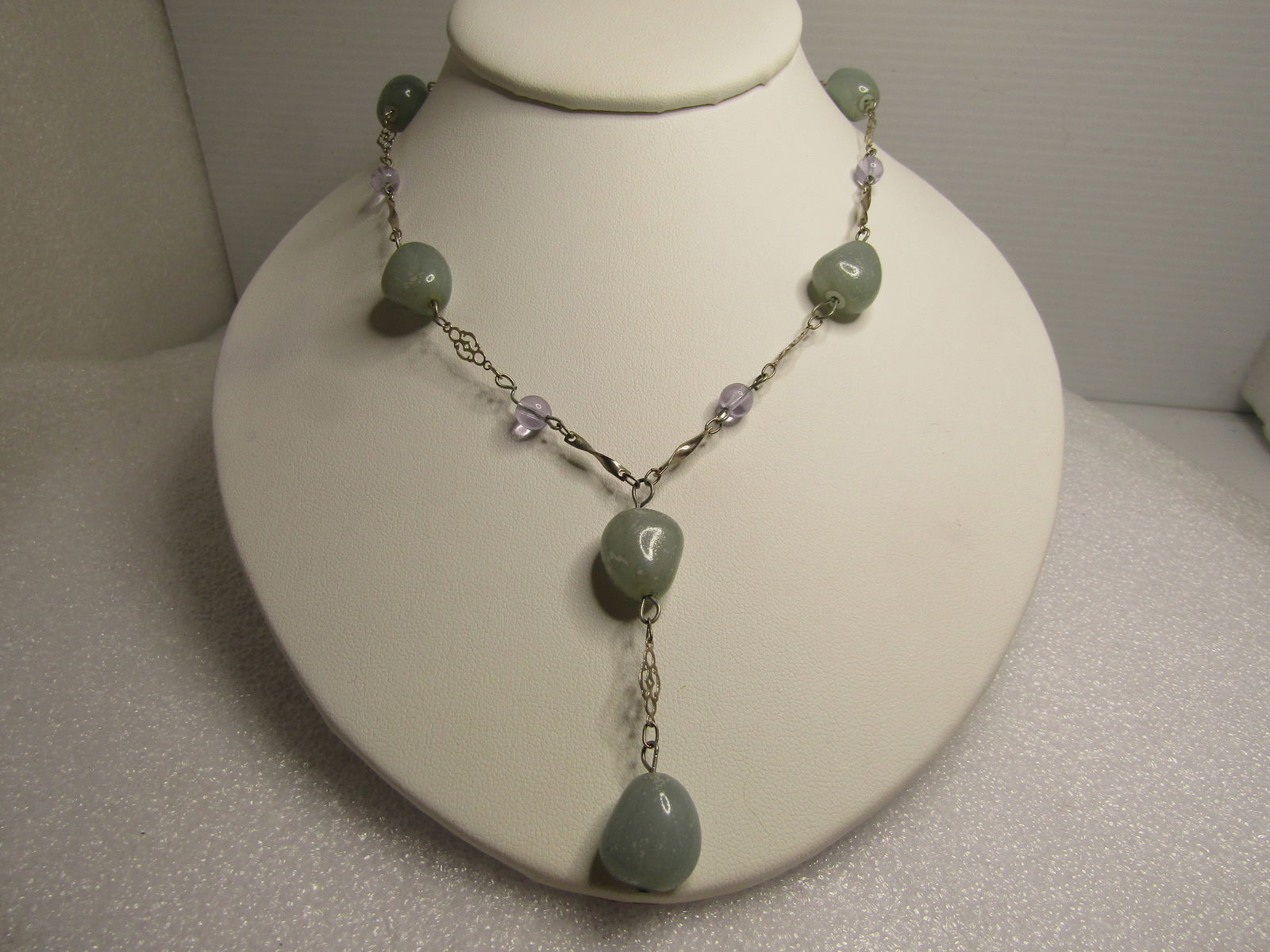 Vintage Pale Green Glass/Agate Necklace, with Dangle, 24", 1980's-1990's: Title: Vintage Pale Green Glass/Agate Necklace, with Dangle, 24", 1980's-1990's Description: Vintage Pale Green Glass/Agate Necklace, with Dangle, 24", 1980's-1990's. The pale green/gray stones are gl