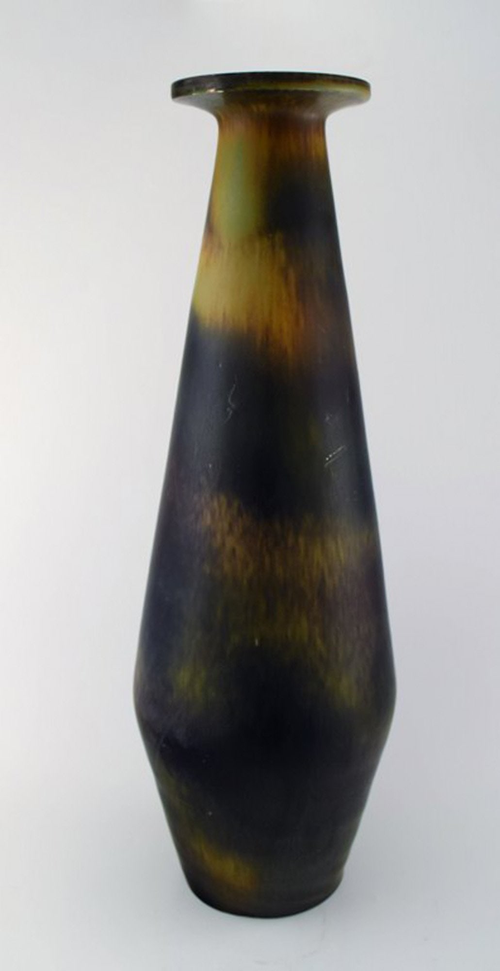 Huge Rörstrand floor vase in ceramics by Gunnar Nylund.: Huge Rörstrand floor vase in ceramics by Gunnar Nylund. 54 cm. tall. Diameter 18 cm. In perfect condition. Glaze in brown shades. 2nd factory quality. Stamped. Reserve: $1,113.00 Shipping: Domest