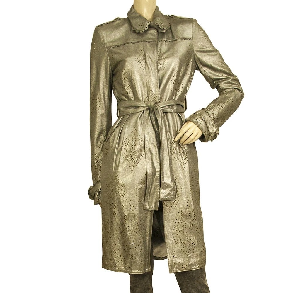 Emilio Pucci silver perforated lambskin belted robe manteau coat size 6, IT 40: Title:Emilio Pucci silver perforated lambskin belted robe manteau coat size 6, IT 40 Description:Emilio Pucci silver perforated lambskin belted robe manteau coat size 6, IT 40 An Emilio Pucci amazing