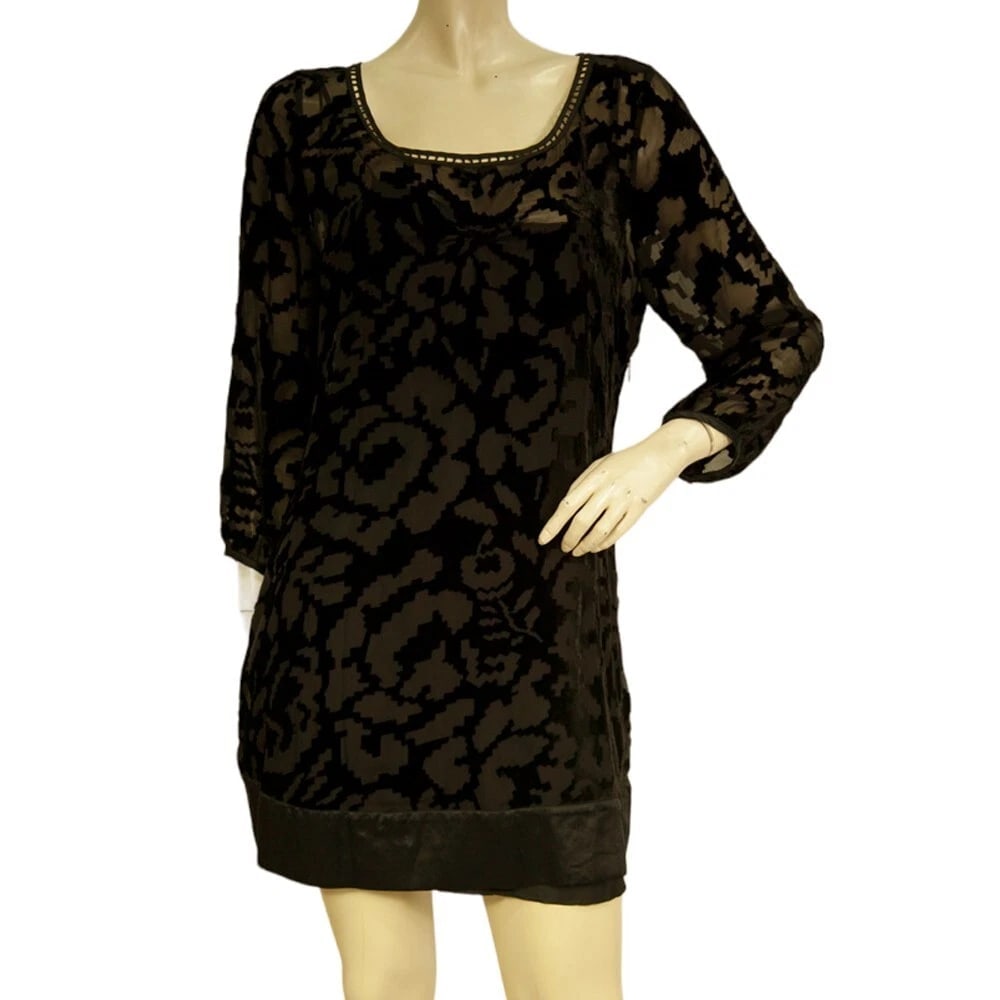Juicy Couture Black Silky Devore Velour Floral Beaded Mini Dress Size 8: Title:Juicy Couture Black Silky Devore Velour Floral Beaded Mini Dress Size 8 Description:Juicy Couture Black Silky Devore Velour Floral Beaded Mini Dress Size 8 Your look will be more beautiful than