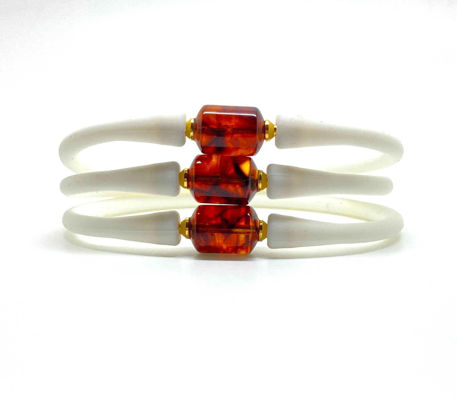 Extraordinary Amber Bracelet made from Doughnut shaped Amber bead: Title:Extraordinary Amber Bracelet made from Doughnut shaped Amber bead Metal:None Gemstone:Amber Weight:4.0 g Size:Bead size: 9.0 x 12.0 mm Bead size: 0.354 x 0.472 inches Wrist length: 160.0 mm Made