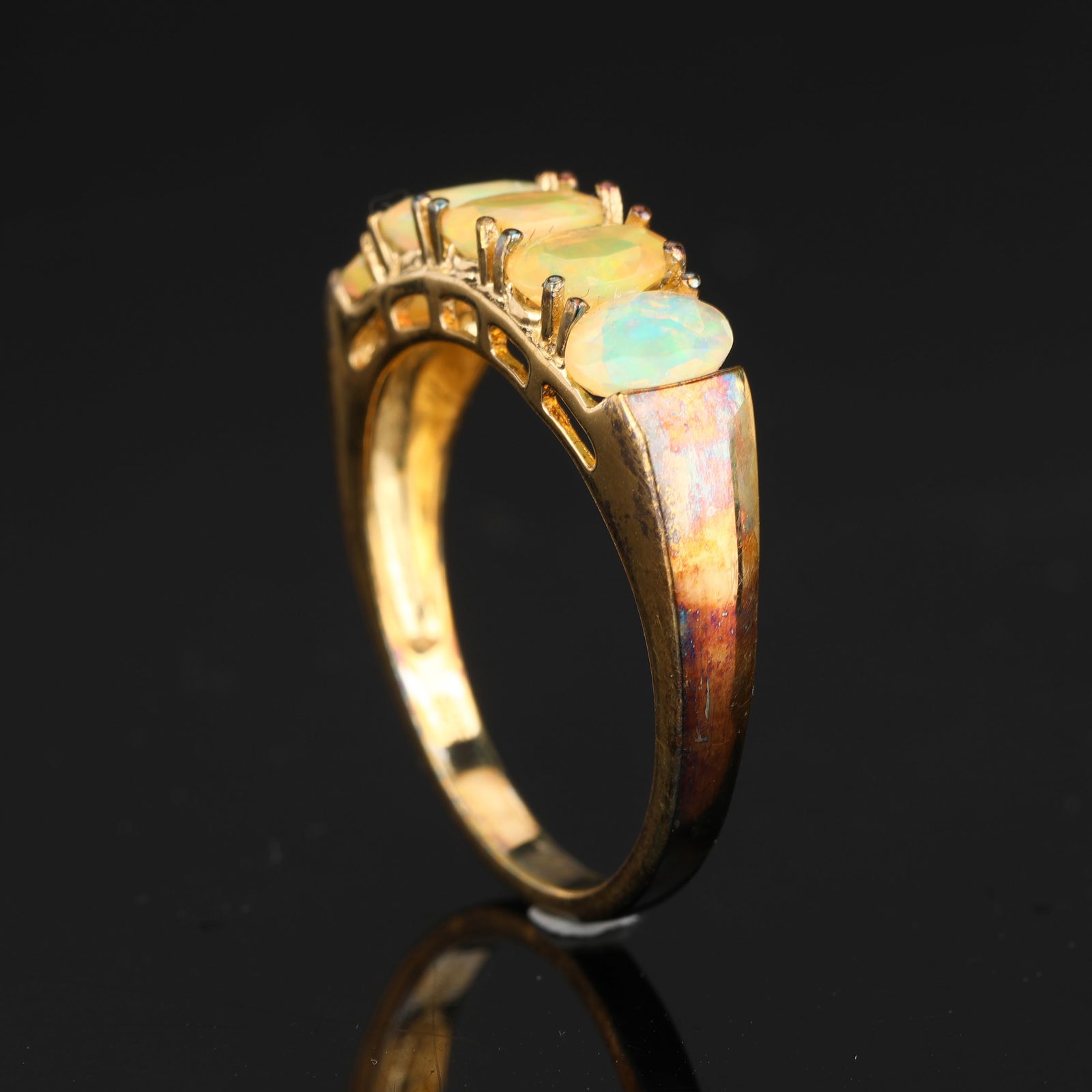 Ring: Ethiopian Opal Oval 6x4mm (1 of 5)