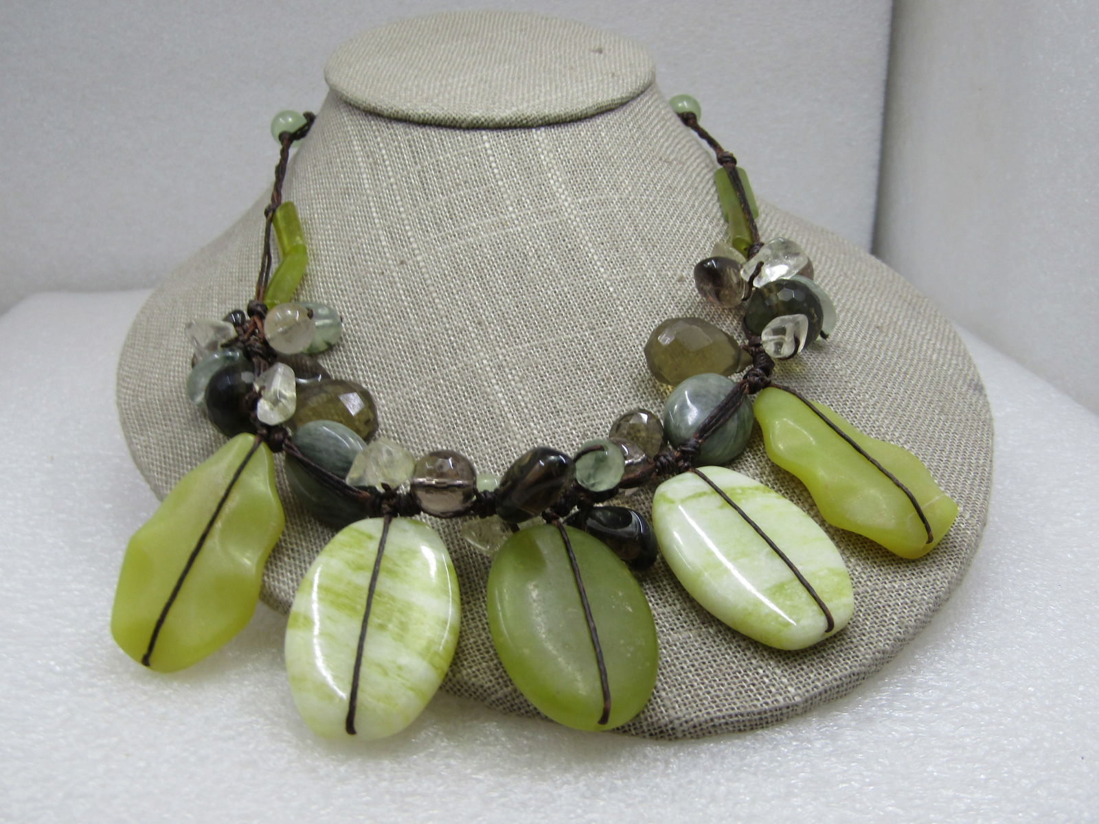 Vintage Green Agate Drop Necklace, 17"-19" Contemporary-Southwestern: Vintage Green Agate Drop Necklace, 17"-19" Contemporary-Southwestern. A mix of shades of green agates and faceted glass beads. The longest is app. 1.5" with some 1/5", round, oval, nugget , tubular be