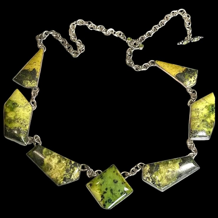 Estate Amy Kahn Russell Green Jasper Statement Toggle Necklace: Title: Estate Amy Kahn Russell Green Jasper Statement Toggle Necklace Description: Estate Amy Kahn Russell Green Jasper Statement Toggle NecklaceHallmarked: Sterling AKRWeighs: 173. gramsMeasures Appr