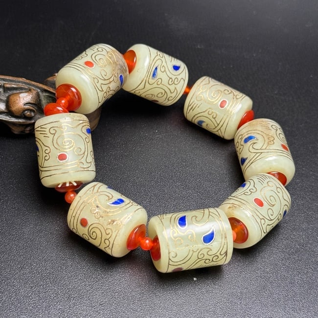 Vintage Chinese Hetian Jade Inlay Silver Wires Beads Bracelet: Title: Vintage Chinese Hetian Jade Inlay Silver Wires Beads Bracelet Origin: Chinese Date/Period: After2000 Materials: Hetian Jade,Silver Wires Dimensions: 23 x 19 (mm) 0.90 x 0.75 (inches) Weight:0.3