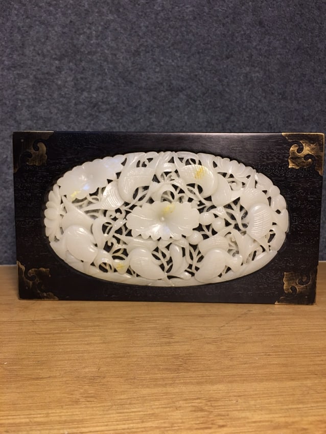 Vintage Chinese Zitan Wood Inlay Jade & Brass Dragon Phoenix Design Jewellery Box: Title: Vintage Chinese Zitan Wood Inlay Jade & Brass Dragon Phoenix Design Jewellery Box Origin: Chinese Date/Period: After1920 Materials: Zitan Wood 230 x 80 x 130(mm)9.06 x 3.15 x 5.12(inches) Weigh