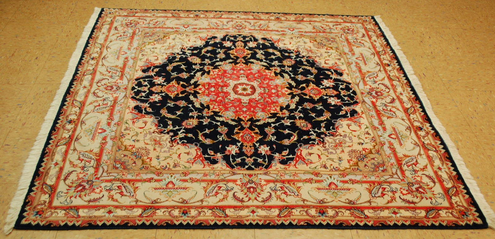 PERSIAN TABRIZ RUG 5' X 5' (1 of 10)