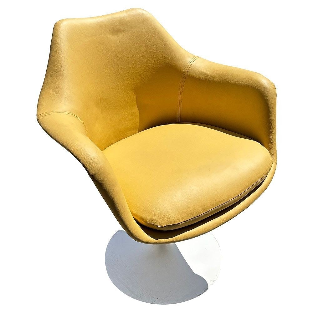 Eero Saarinen Yellow Leather Tulip Arm Chair Pedestal Collection by Knoll: Title: Eero Saarinen Yellow Leather Tulip Arm Chair Pedestal Collection by Knoll Description: The rare Eero Saarinen Tulip Arm Chair with Upholstered Inner Shell and Seat Cushion is a striking piece f