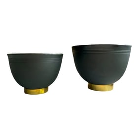 1970s Modern Black Bisque Porcelain Bowls With Metalic Gold Footed Bases, Made in England - a Pair