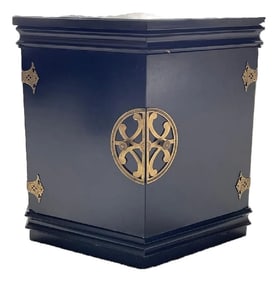 1980s Black Lacquered Chinoiserie Octagonal-Shaped Storage Side Table