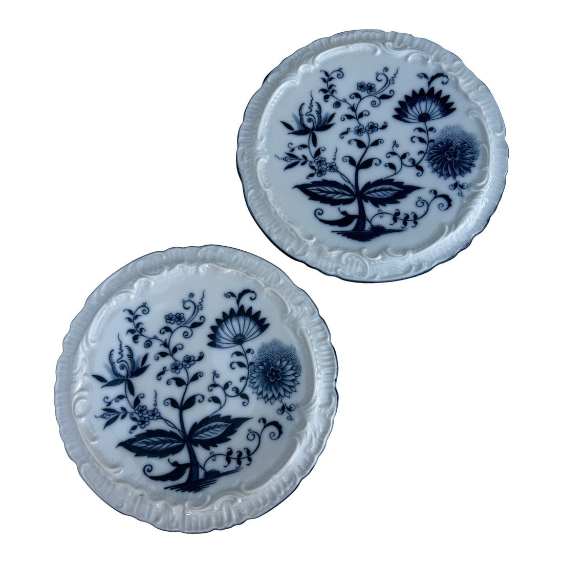 1950s Vintage Blue Onion Round Trivets, Tea Tile, Hot Plate-2: Vintage Porcelain Blue Onion pattern Tea Tile, Hot plate, Trivet. Round footed with scalloped embossed designs. A "tea tile" is a decorative tile used as a coaster to place a hot teapot on. Both are m