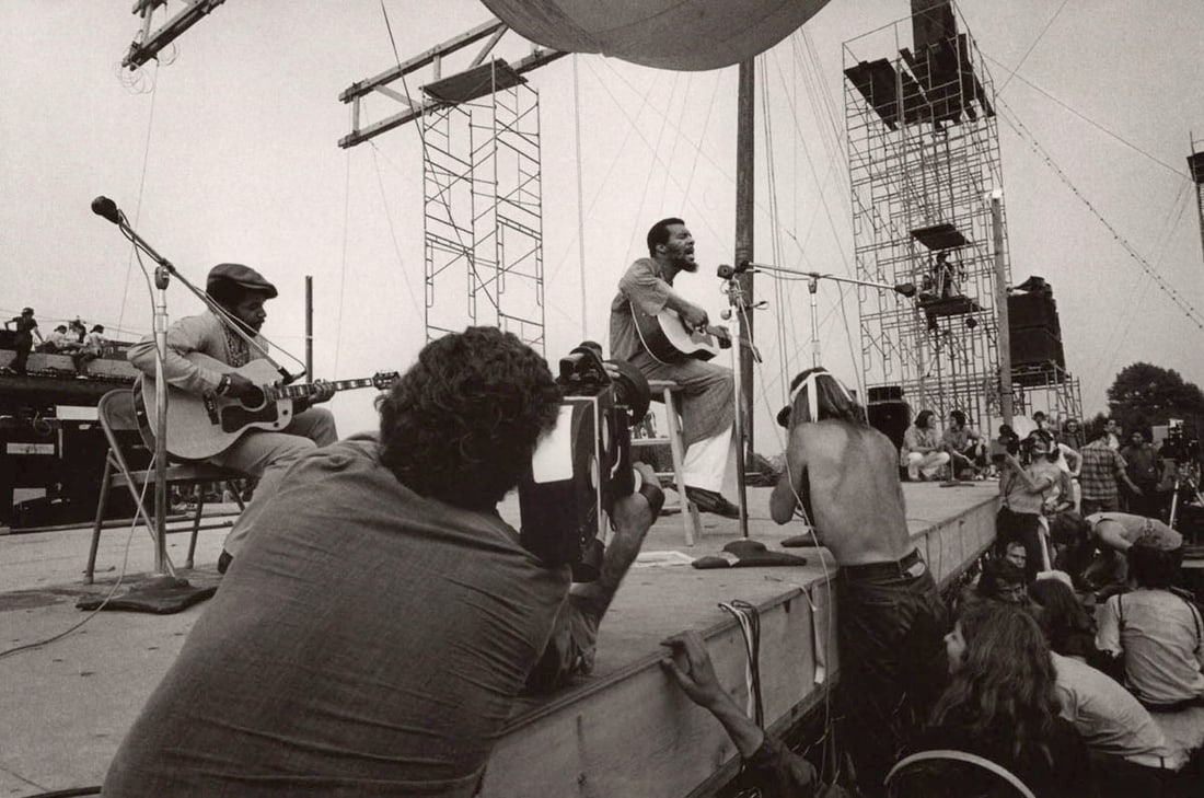 JIM MARSHALL - Richie Havens, Woodstock opening act, 1969: Title: JIM MARSHALL - Richie Havens, Woodstock opening act, 1969 Description: Artist: JIM MARSHALL Print Title: Richie Havens, Woodstock opening act, 1969 Printing Date: 2000 Medium: Duotone Print Pri