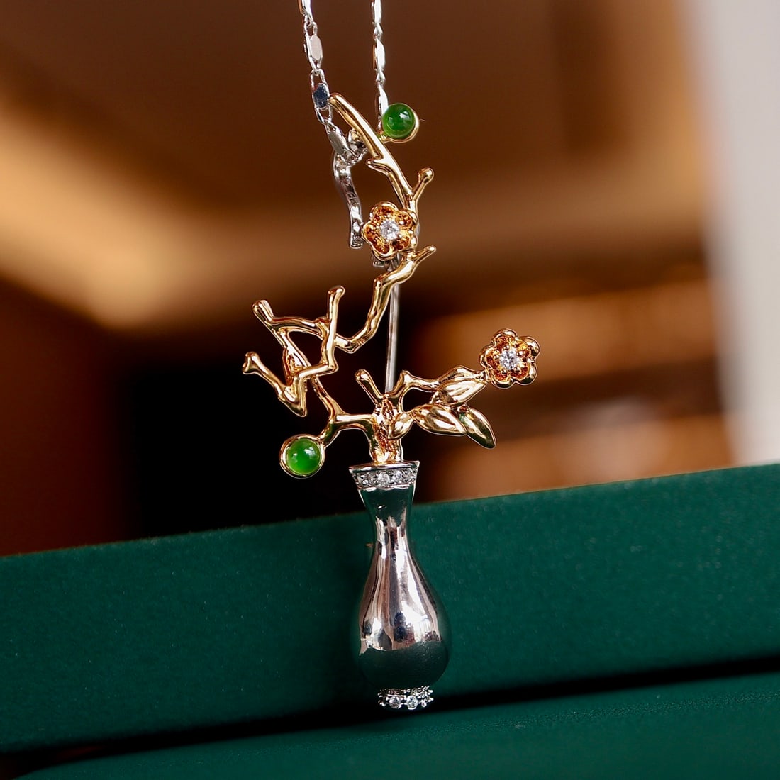 Jadeite vase brooch pendant - 3