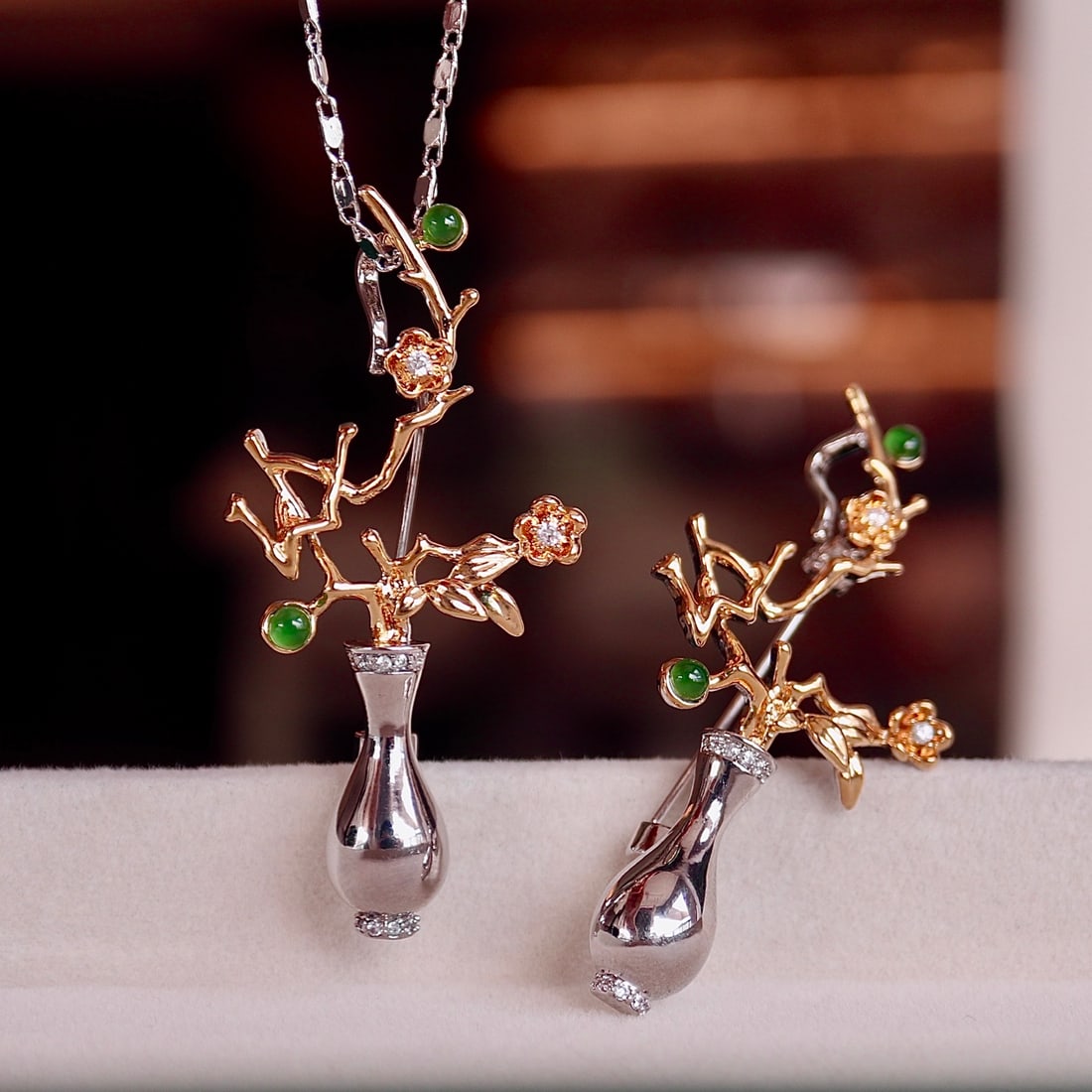 Jadeite vase brooch pendant - 4